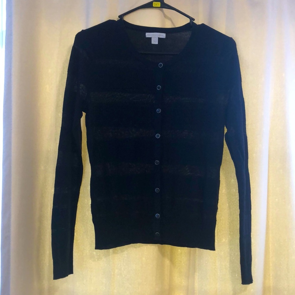 🔹4 for $30 NY&CO size small navy lightweight cardigan